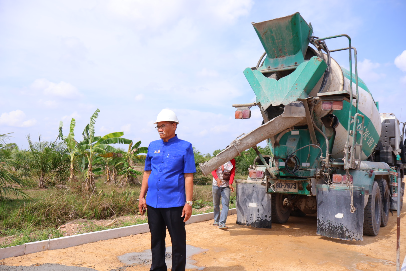 ลงพื้นที่ตรวจสอบการดำเนินงานโครงการก่อสร้างถนนคอนกรีตเสริมเหล็ก สายหนองเสม็ด หมู่ที่ 4 เพื่อควบคุมคุณภาพงานให้เป็นไปตามมาตรฐาน และเพื่อความสะดวกปลอดภัยของประชาชน
ณ ถนนสายหนองเสม็ด หมู่ที่ 4 ตำบลดอนทราย อำเภอปากพะยูน จังหวัดพัทลุง