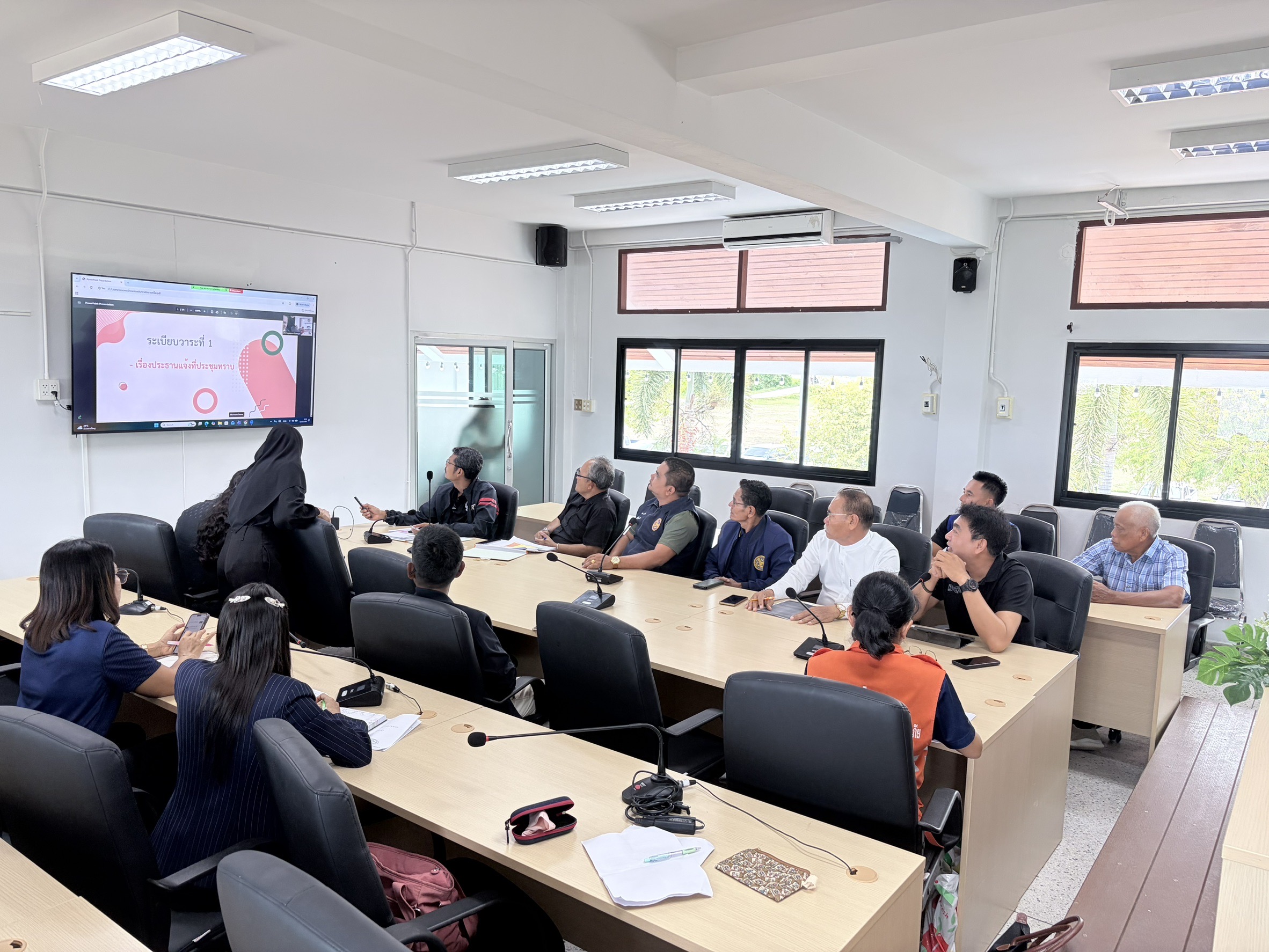 เข้าร่วมประชุมคณะทำงานแก้ไขปัญหาจุดตัดทางรถไฟกับถนนที่ไม่ได้รับอนุญาต (ทางลักผ่าน) ระดับอำเภอปากพะยูน
ณ ห้องประชุมอำเภอปากพะยูน ชั้น 2 จังหวัดพัทลุง